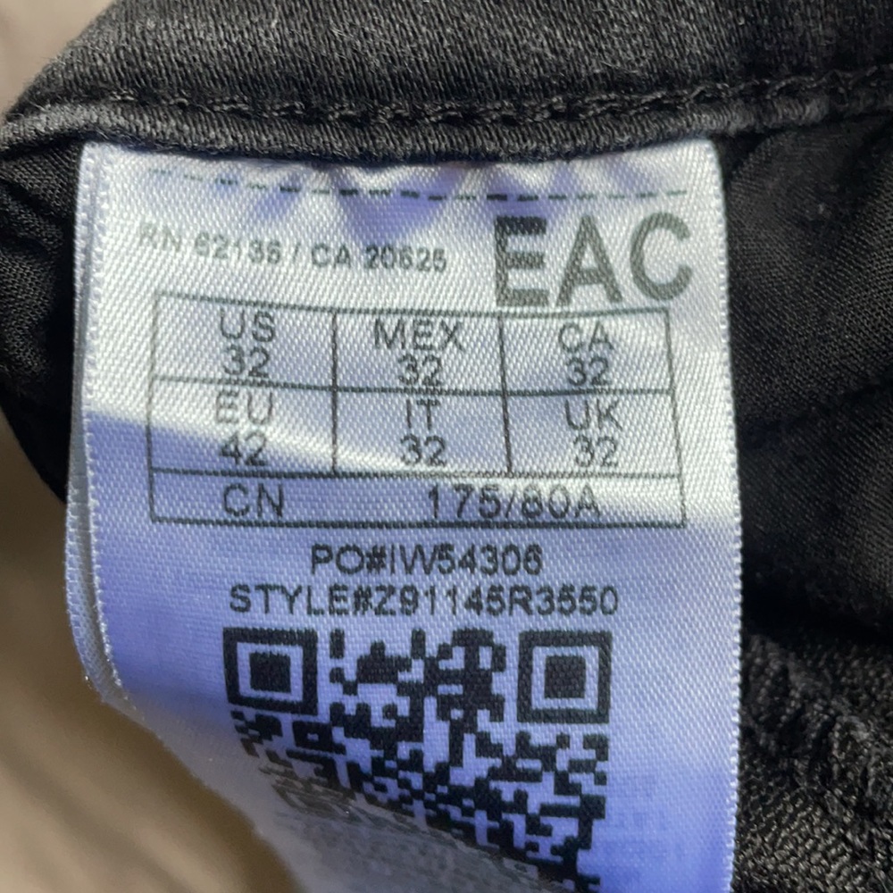 Jeans - Picture 3 of 4